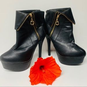 RED CIRCLE healed boots